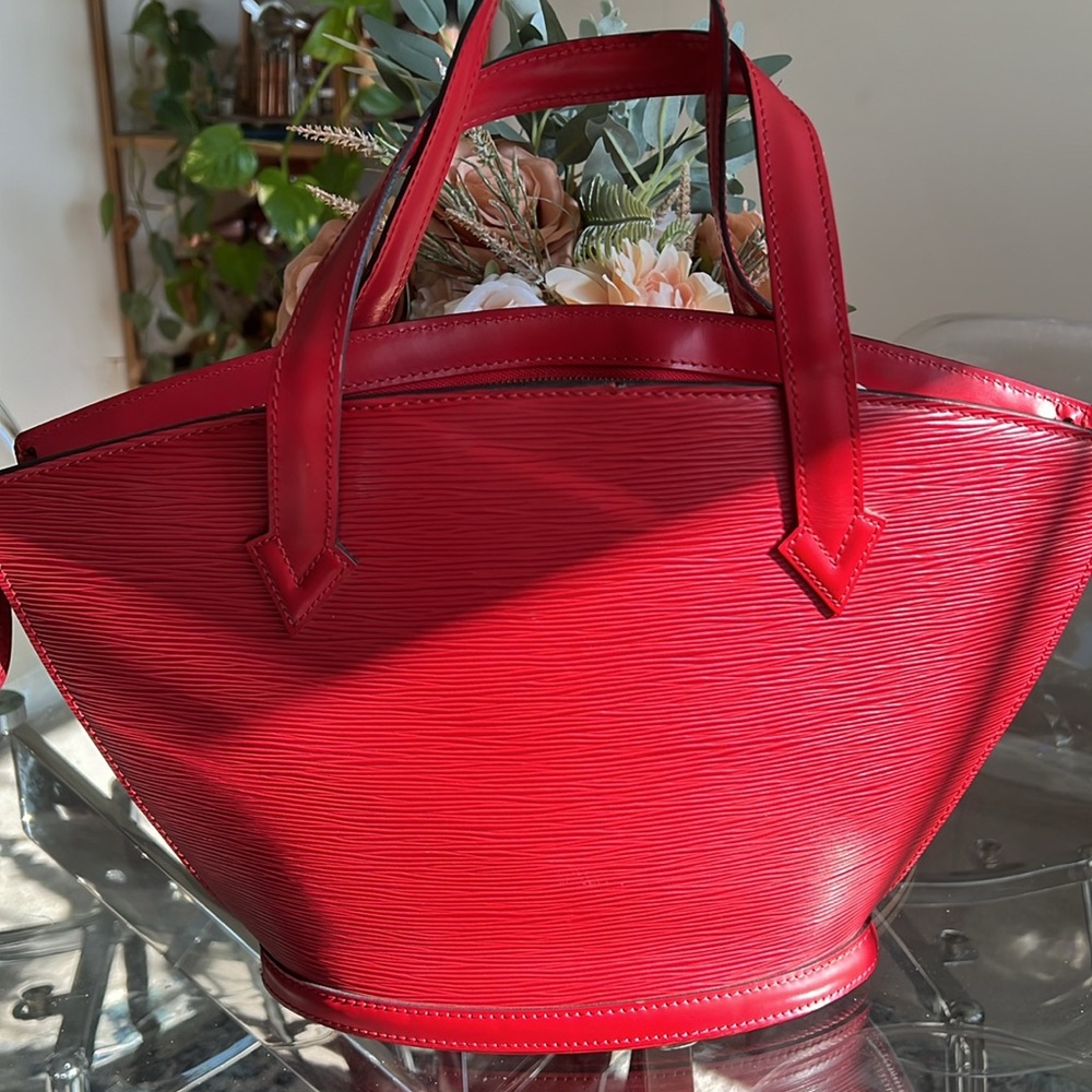 Authentic LV hand bag. - Picture 3 of 8